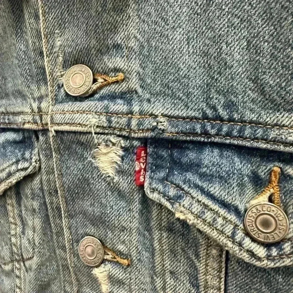 Levi’s Lightwash Denim Jacket Size XS - Picture 5 of 5